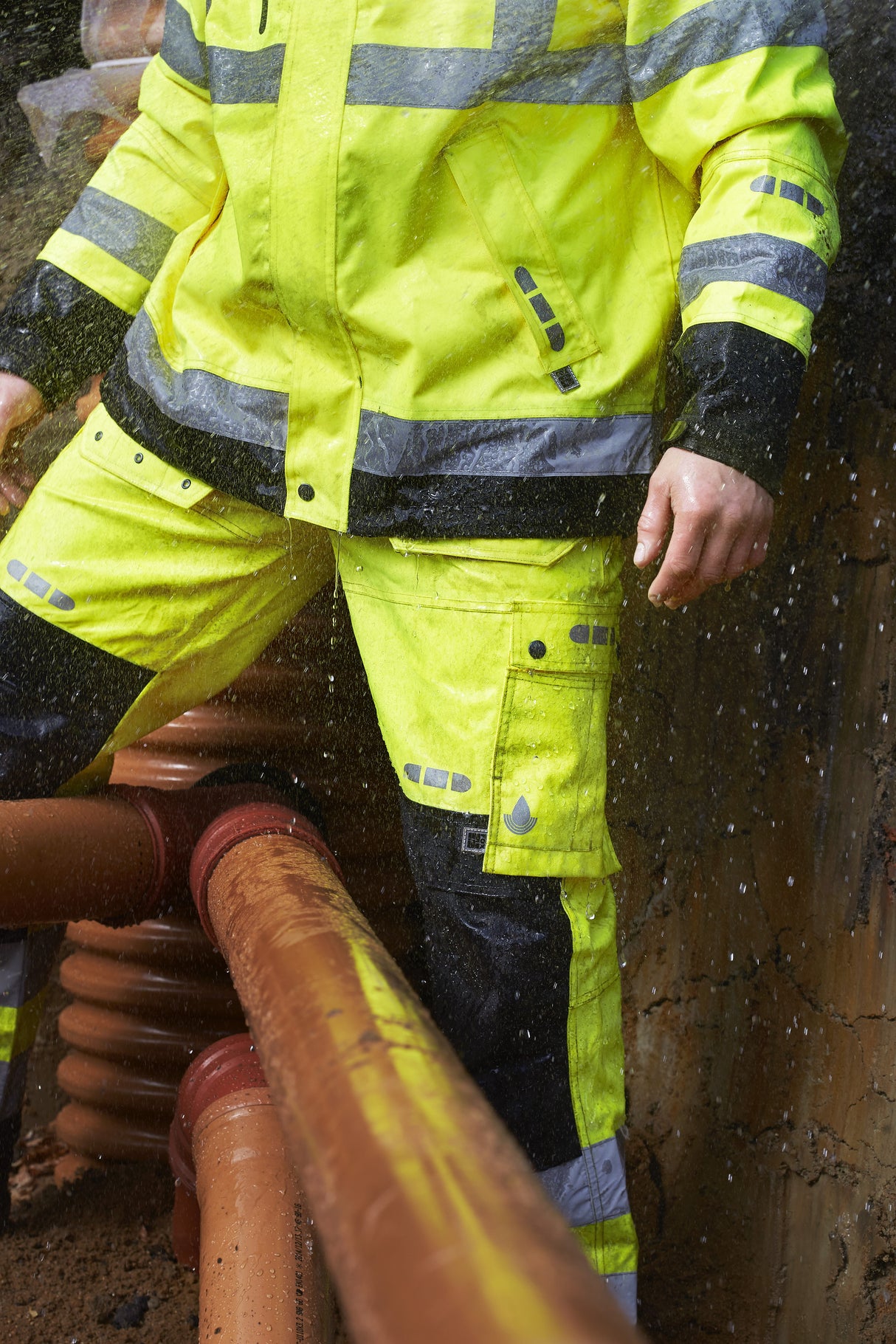 Åndbare Hi-Vis skalbukser i robust og slidstærk håndværker kvalitet - Saturn Gul / Sort