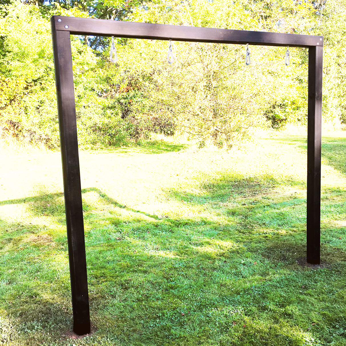 Gyngestativ Alfred sort grundmalet