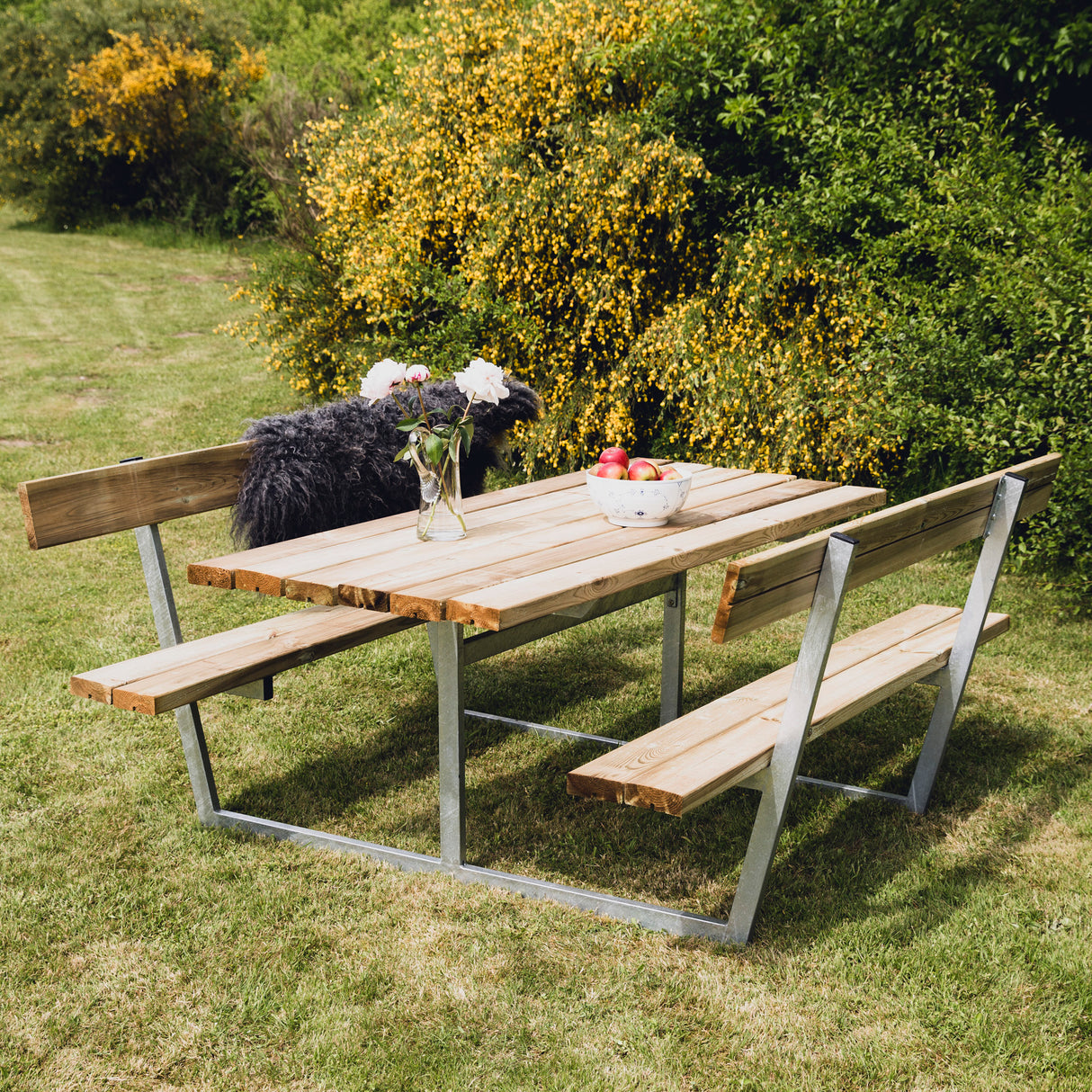 Bord-/bænkesæt "FREJA" trykimprægneret og galv. stel med ryg 175 x 180 cm
