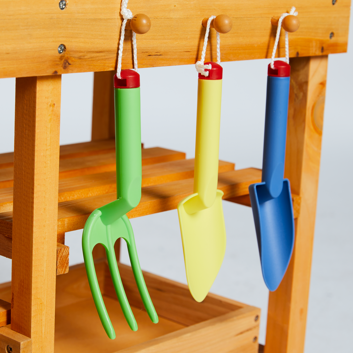 Udekøkken til børn i FSC-godkendt fyrretræ