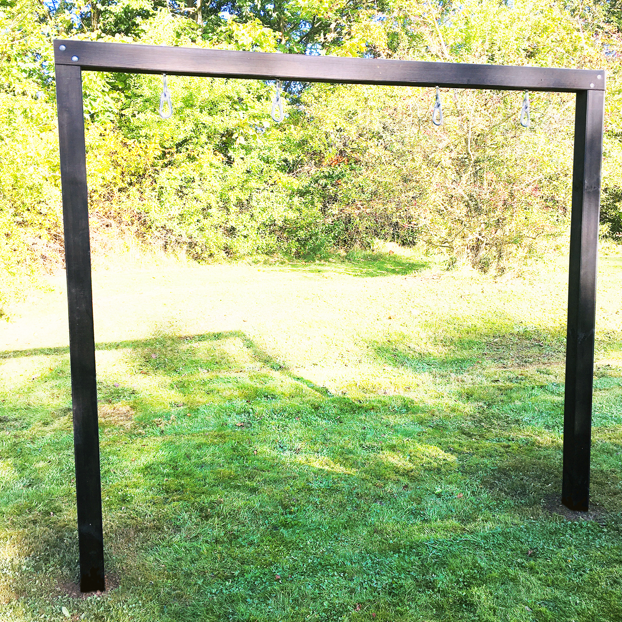 Gyngestativ Alfred sort grundmalet