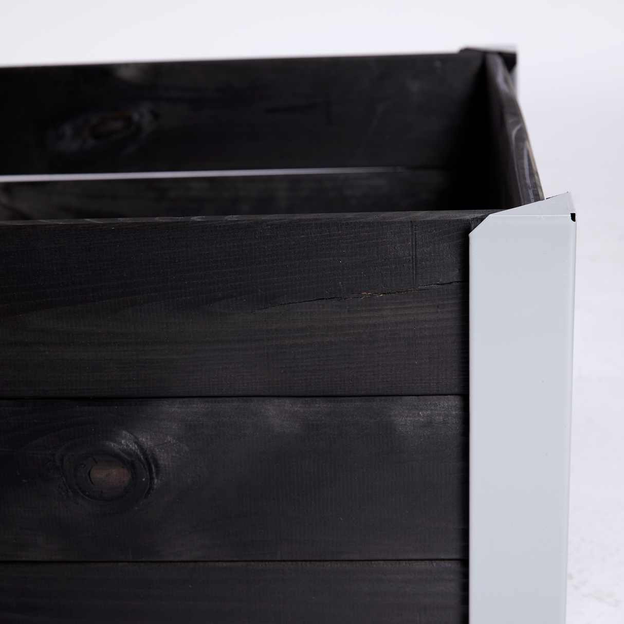 Kapilærskjuler gundmalet træ, sort med metalhjørner 33 x 93 x 53