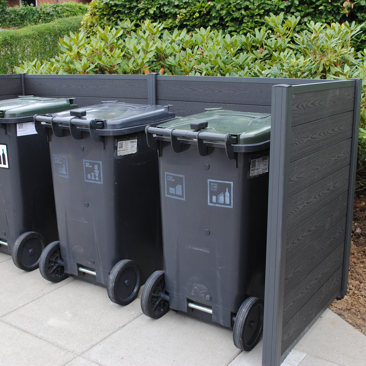 Komposit skraldeskjul - trælook Roma H: 121 x B: 256 x D: 95 cm