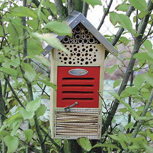 Insekthotel lille med zinktag