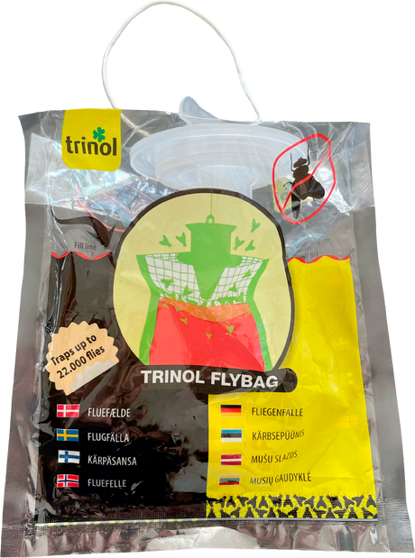 Trinol Flybag hængt op udendørs