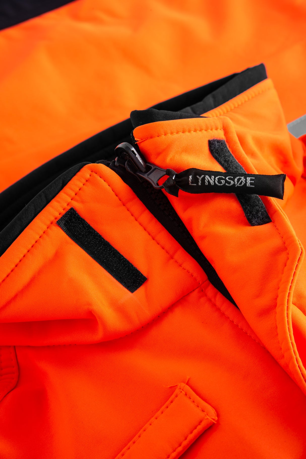 Multinorm Hi-Vis softshell jakke i 3-lags kvalitet - Hi-Vis Orange / Navy