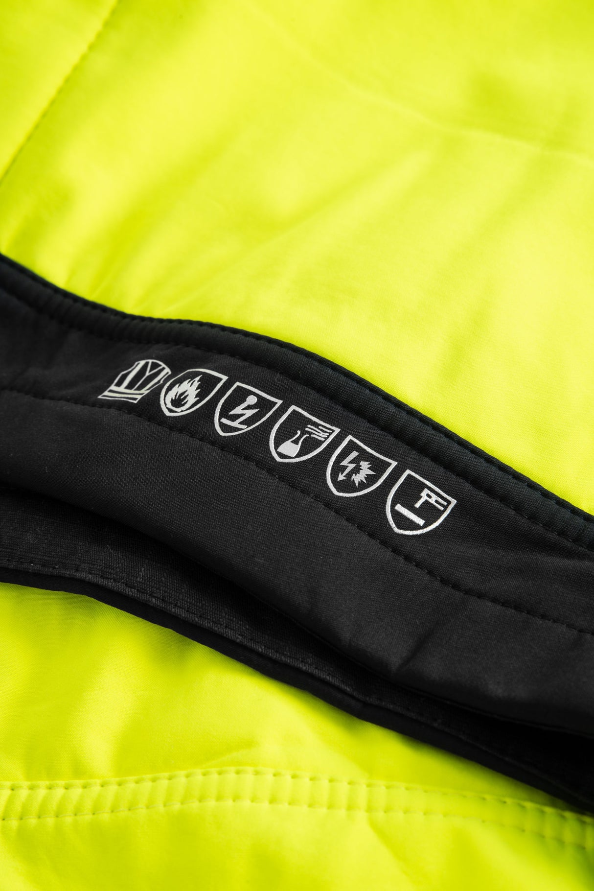 Multinorm Hi-Vis softshell jakke i 3-lags kvalitet - Saturn Gul / Navy