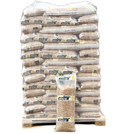Palle med 16 kg sække Ewers træpiller 6 mm
