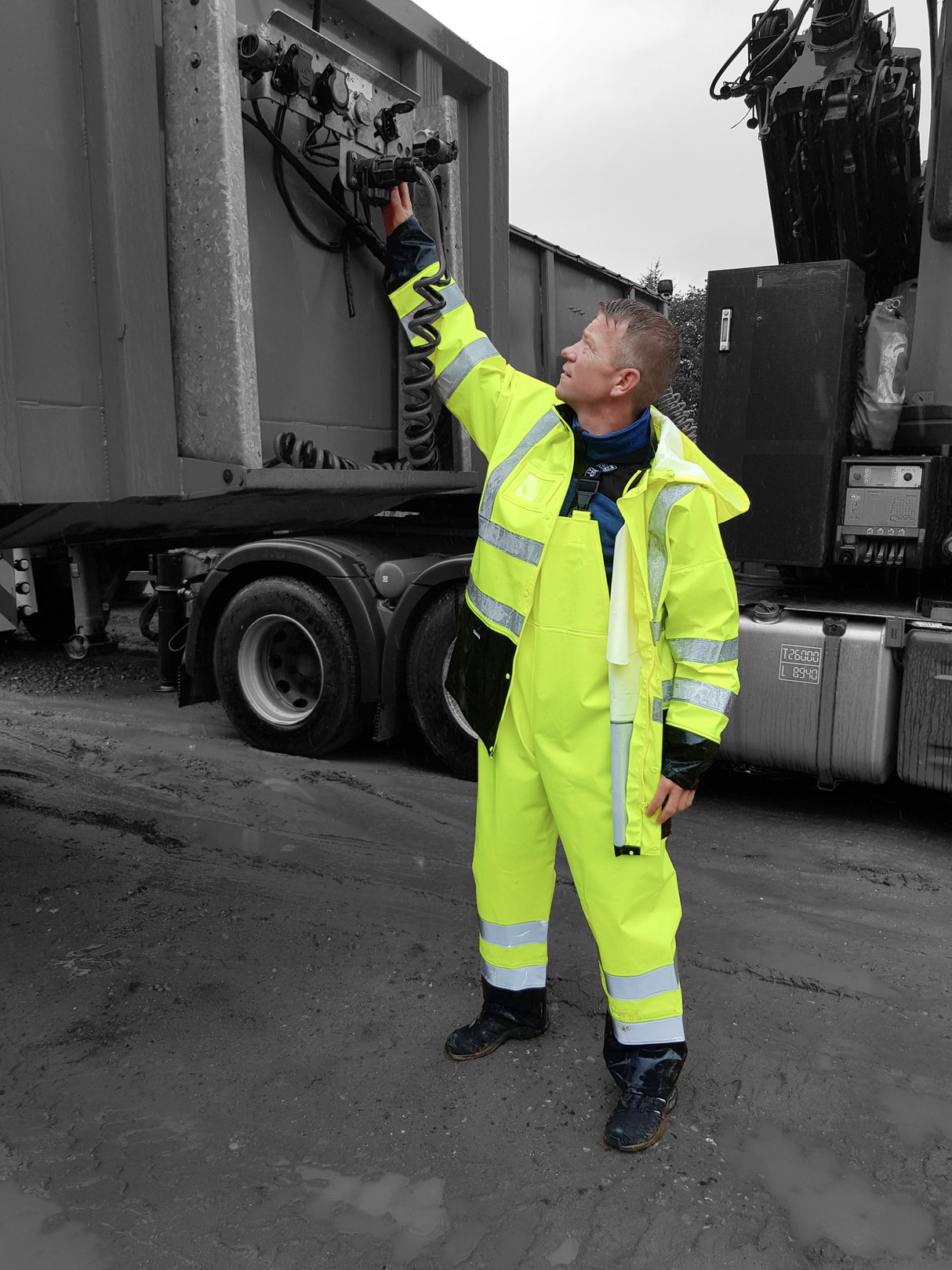 Brandhæmmende Hi-Vis regnjakke i kraftig PU kvalitet - Saturn Gul / Navy