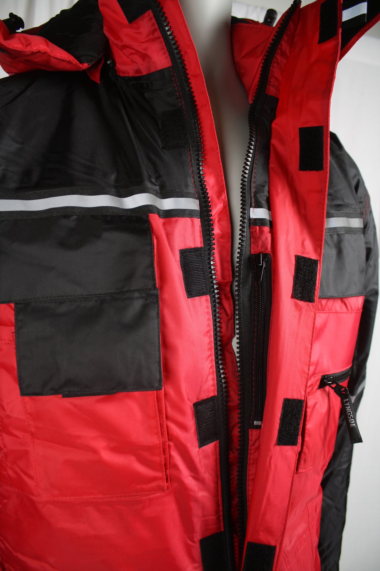 Vinterkedeldragt i god komfort og letvægtsmaterialer - Rød / Sort